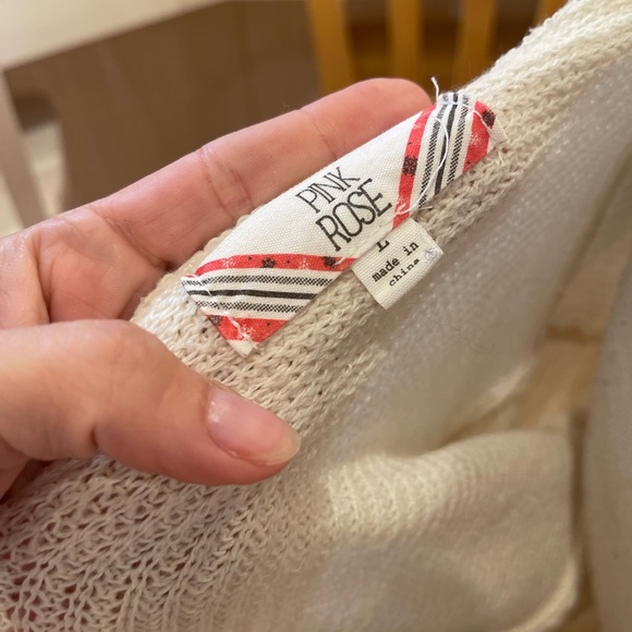 💜 5 for $25 or 3 for $18 Pink Rose cream twist back sweater - Picture 6 of 7